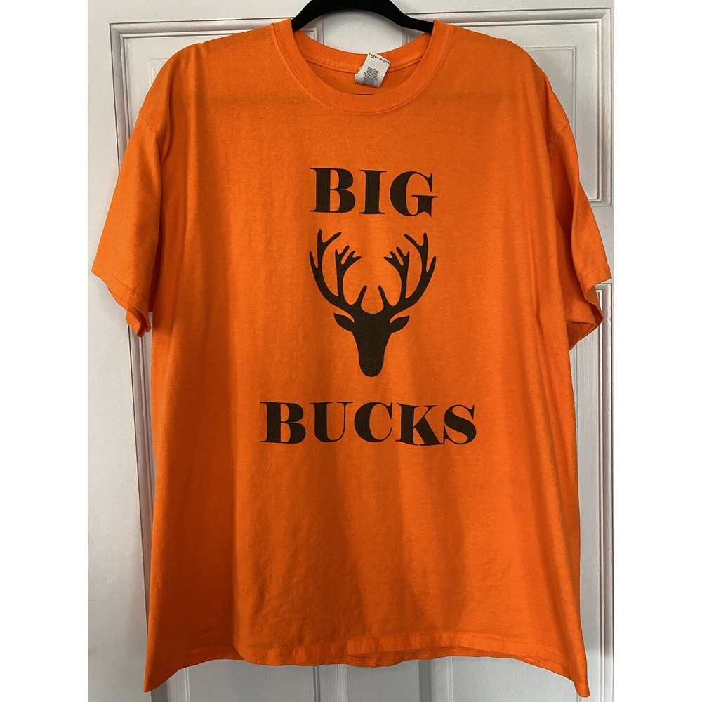 Big Bucks Men's T-shirt SZ XL Wisconsin Bullseye Short Sleeve Orange
